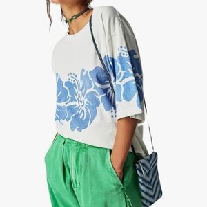 Floral Blue and White Short Sleeve Tee